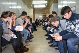 В поликлинику тоже нужно взять документы: паспорт, результат флюорографии, направление с места работы