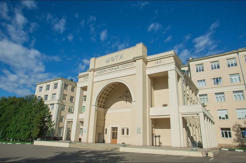 Наличие бюджетных мест и конкурс