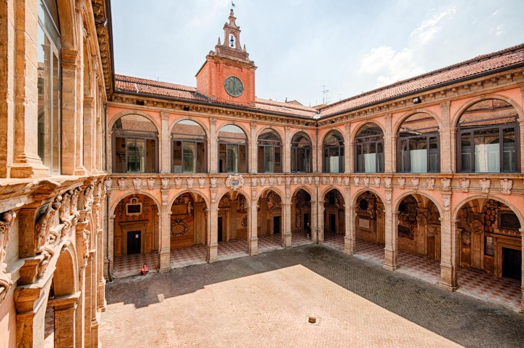 Болонский университет