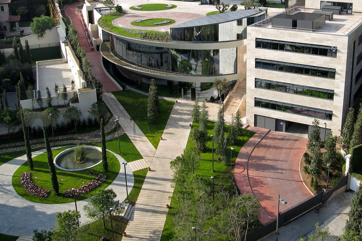 Высшая бизнес-школа коммерции (IESE)